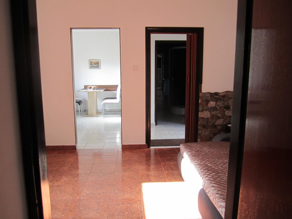 Villa Helena Pula Bagian luar foto